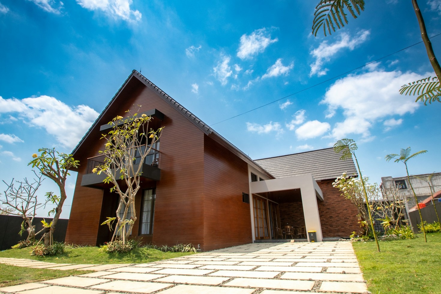 Maximizing ROI on Modern Industrial Real Estate Investments