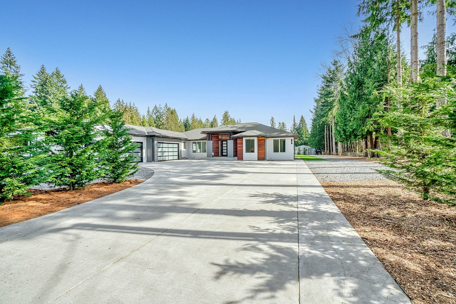 Key Factors to Consider Before Expanding Your Office